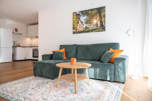 2 Zimmer I frei parken I Balkon
