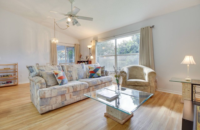 20 Mi to Disney: Condo w/Pool Access in Clermont!