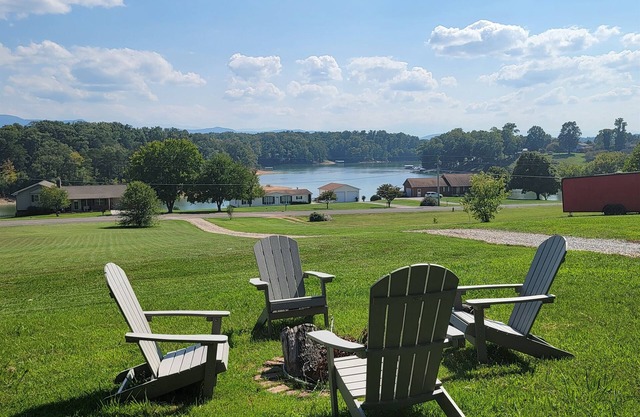 20% Off Book By 9/30 Lake & Mountain View, Hot Tub