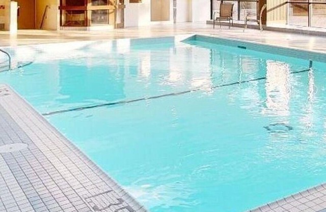 20% off Great view penthouse with sunroom in toronto