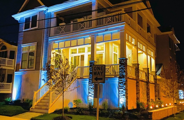 201 35th Street. Stunning 5BR Condo, BOOKING FOR FALL!