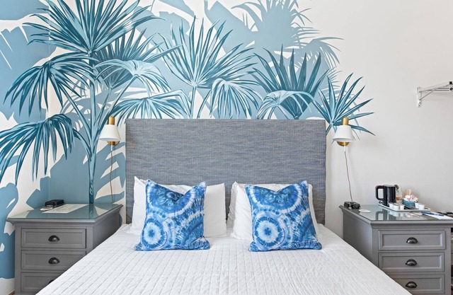 202 Rosemary Beach Inn - Includes Beach Chairs & Complimentary Breakfast + Access to 4 Pools