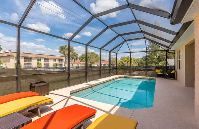 2020 HOUSE Salt water heated pool