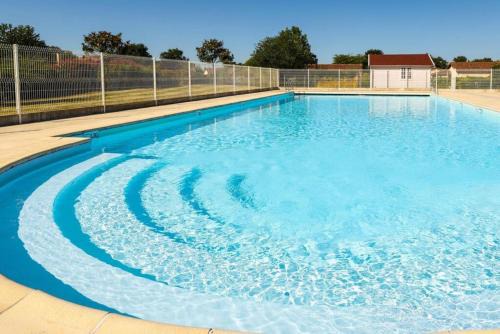 2025 Reno 2-Bed Escape w pool Min to GolfCources