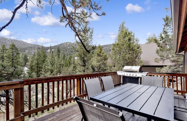 2128-lookout Lodge 3 Bedroom Home by Redawning