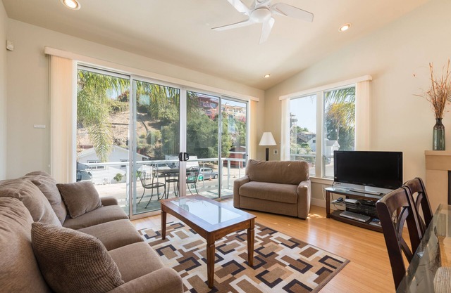 215 San Miguel 2 Bedroom Townhouse by Redawning