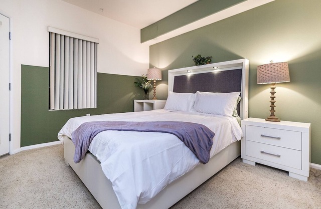 242951 Luxury Downtown Suite - LA Live, Staples