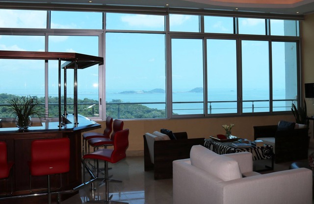 24P Penthouse Unique Design Ocean Views Panama