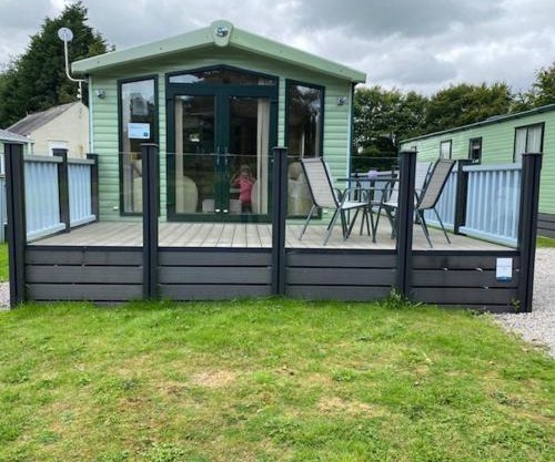 28 Borwick Lakes
