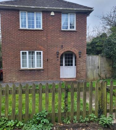 28 Clifford Road