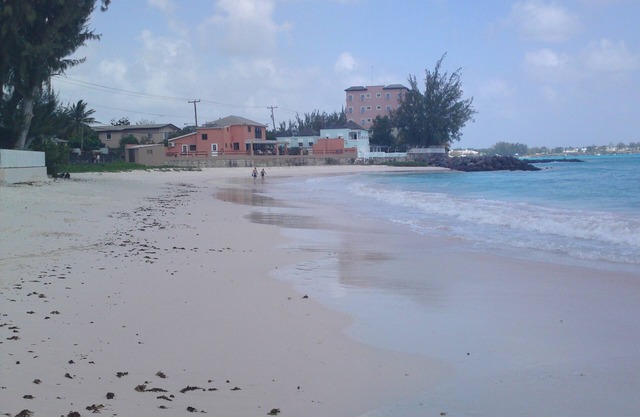 2bd room, 2 blocks from beach