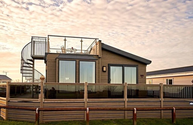 2BD Seafront Lodge Amazing views in Kent