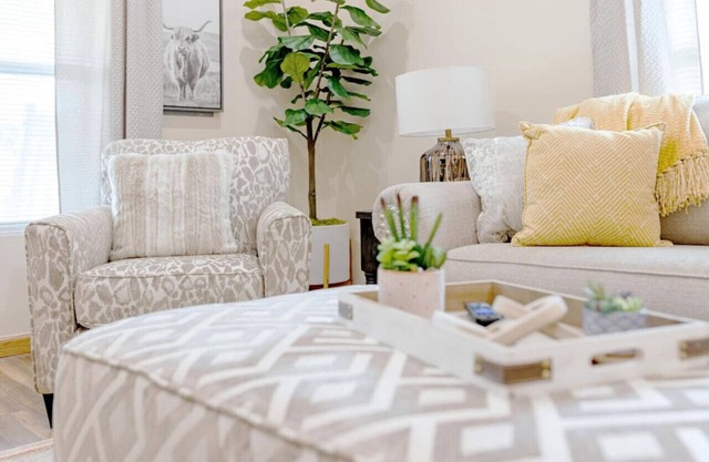 2BR, 1BA Remodeled House in Gray Community