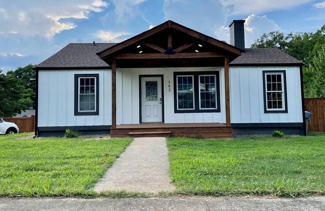 2br Collins retreat