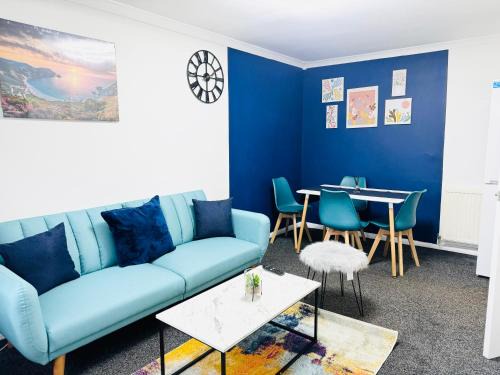 2BR*Free Parking*Off A12*Family*Contractors