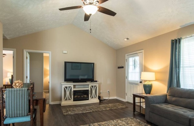 2BR Smokey Mountains Getaway