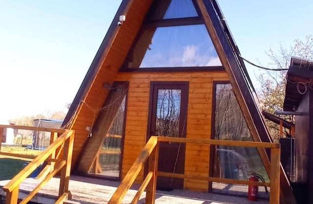 2brcabin-fireplace-hottub-sauna-skiresort