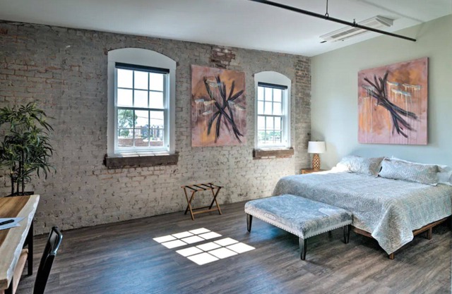 2nd Street Inn Room #8