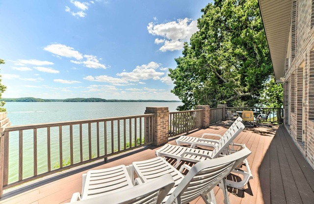 3,000 Sq Ft A-Frame Home on Kentucky Lake w/Dock!
