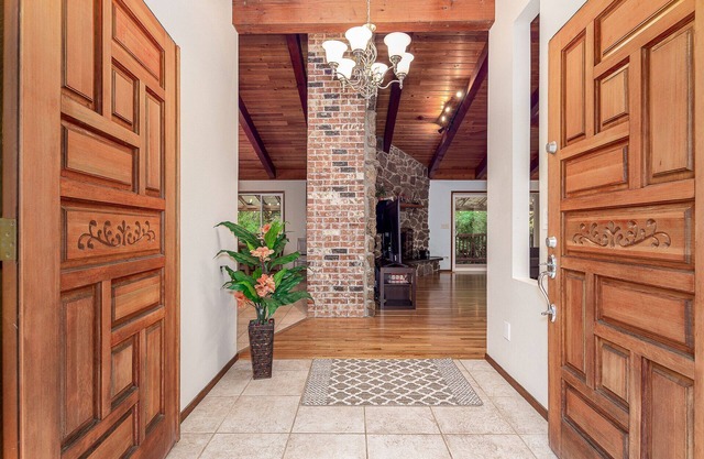 3 Acre Private Oasis Retreat in City! Events Availn