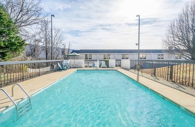 3 Affordable Units Steps from Chattanooga Attractions! Pool Access