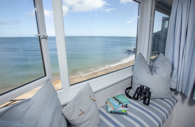 3 Bayview - a house that sleeps 6 guests in 3 bedrooms