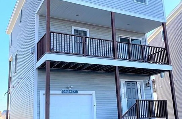 3-bd/3-bth, short walk to Salisbury beach and center - Winter Rentals Available