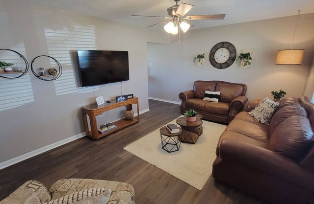 3 BDR Ranch w/Fenced yard, laundry, garage + more