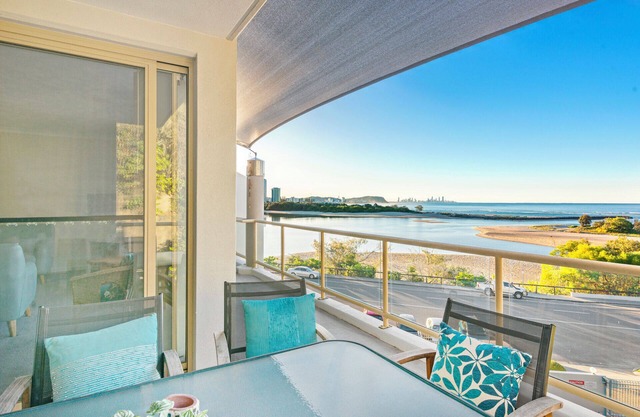 3 Bdrm 2 Bath Apartments with Spectacular Views