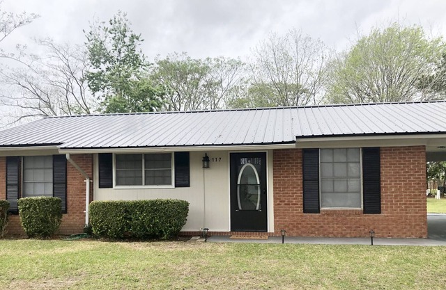 3 bdrm w basketball court & fire pit-Travel worker