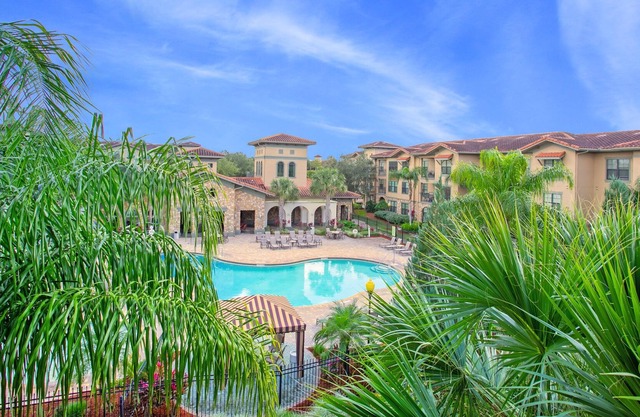3 Bed 3 Bath Pool View High End Corner Apartment