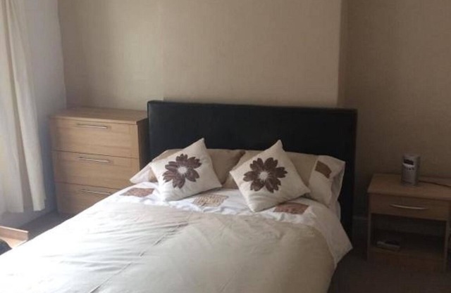 3 bed house, 5 mins walk from Taunton town centre