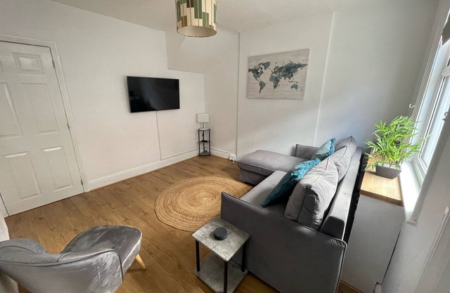 3-Bed House near Salisbury Cathedral & Attractions