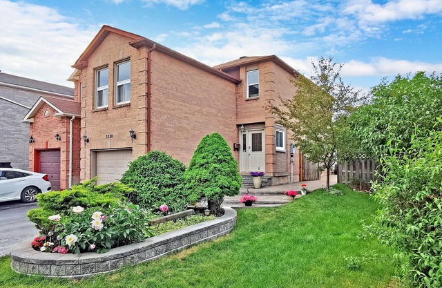 3 Bedroom 2.5 Bathroom House with Pool Table, Swing, Outdoor BBQ & Gym