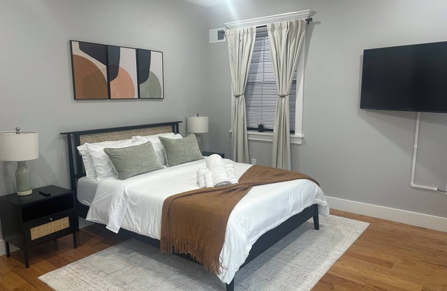 3-bedroom 2 bath luxury home in Jersey City MINUTES TO NYC