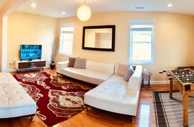 3 Bedroom 2 Full Bath Arlington House