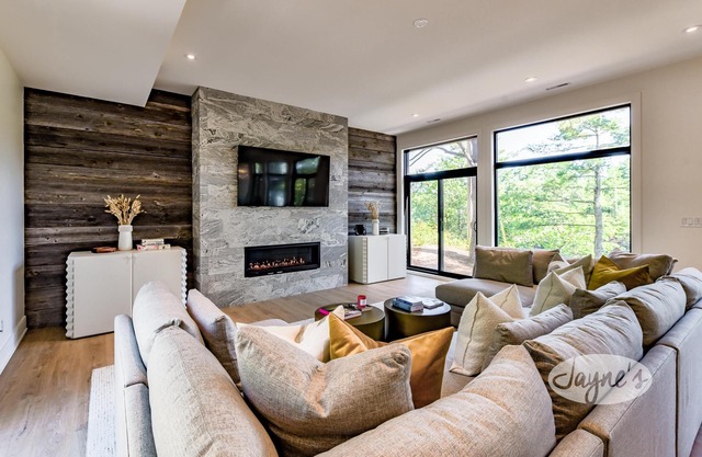 3 bedroom 3 bath cottage on Loon Lake! New Build, Open Concept! All Season!