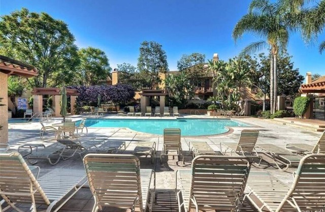 3 bedroom + 3 full bathroom modern home in Tustin/Irvine. 15 MINUTES TO DISNEY