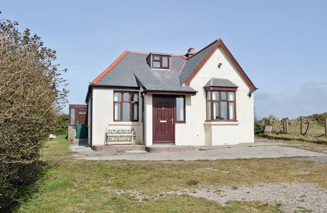 3 bedroom accommodation in Porth Colmon, near Pwllheli