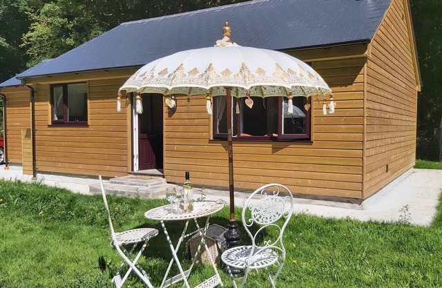 3 bedroom accommodation in Torrington