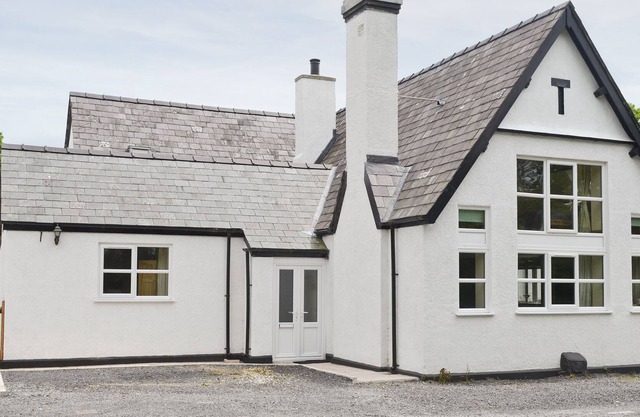 3 bedroom accommodation in Caeathro, Caernarfon
