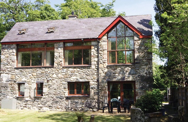 3 bedroom accommodation in Llanrug, near Caernarfon
