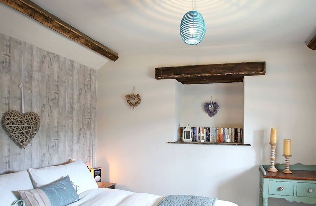 3 bedroom accommodation in Blakeney