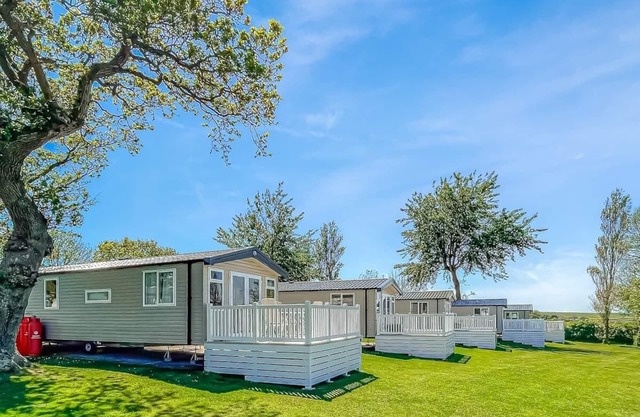3 bedroom accommodation in Newbridge, Nr Yarmouth