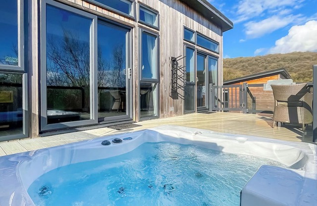 3 bedroom accommodation in Cheddar