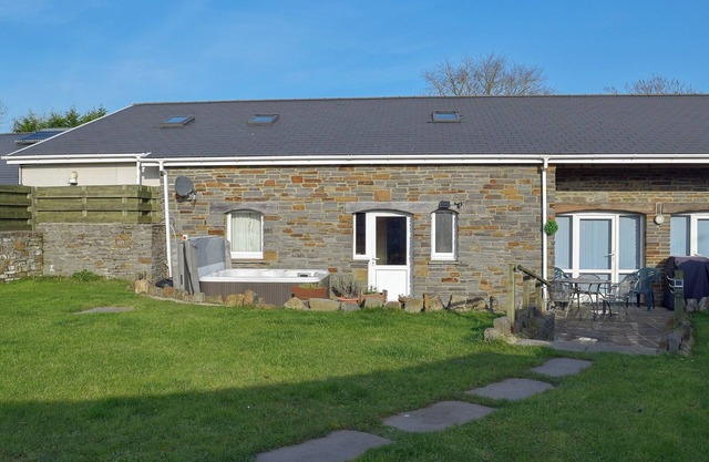 3 bedroom accommodation in Llangennech, near Llanelli