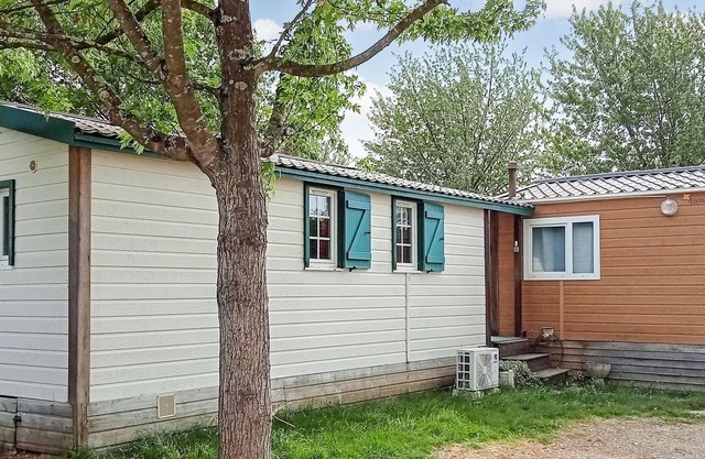 3 bedroom accommodation in Maché