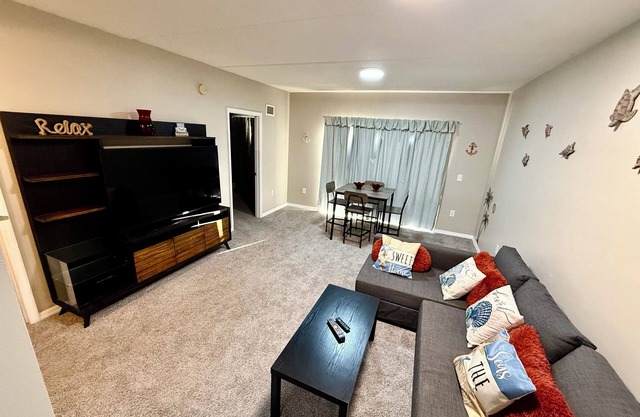 3-bedroom apartment in brilliant Holly Hill with WiFi, AC