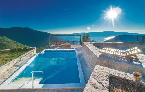 3 Bedroom Beautiful Home In Tivat