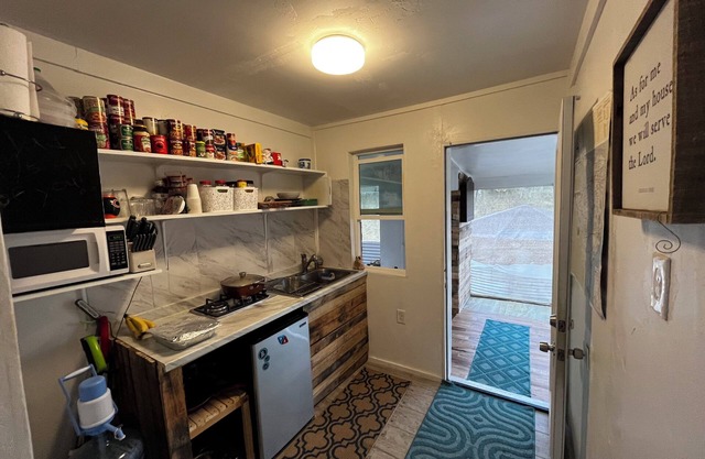 3-bedroom cabin in serene Pāhoa with fitness room, WiFi
